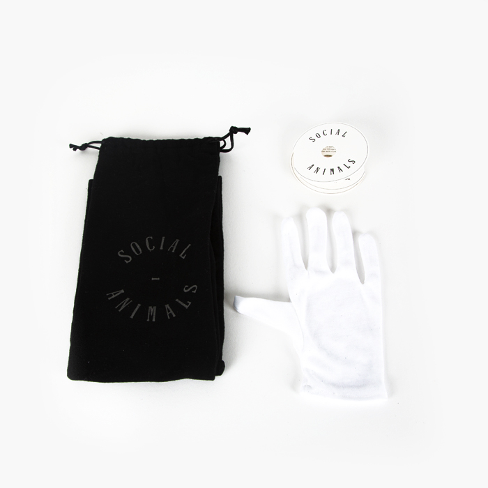 JR (Né en 1983), Finding Hope, night view, Paris, France - 2020 - Detail D4