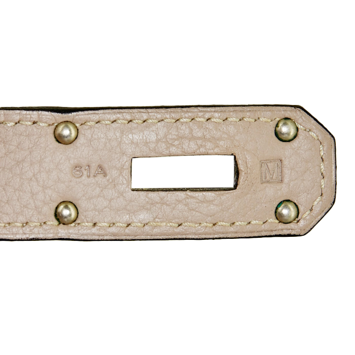 Hermes Birkin Shoulder bag worn on the shoulder or carried in the hand in tourterelle grey togo leather - Detail D4