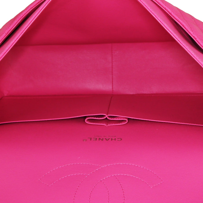 Sac à main Chanel Timeless Maxi Jumbo en cuir matelassé rose - Detail D3
