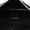 Borsa Chanel 2.55 in tweed bianco grigio e nero con decoro floreale - Detail D3 thumbnail