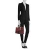Bolso para llevar al hombro o en la mano Dior Lady Dior modelo grande en tweed negro, rojo, rosa y blanco y cuero negro - Detail D1 thumbnail