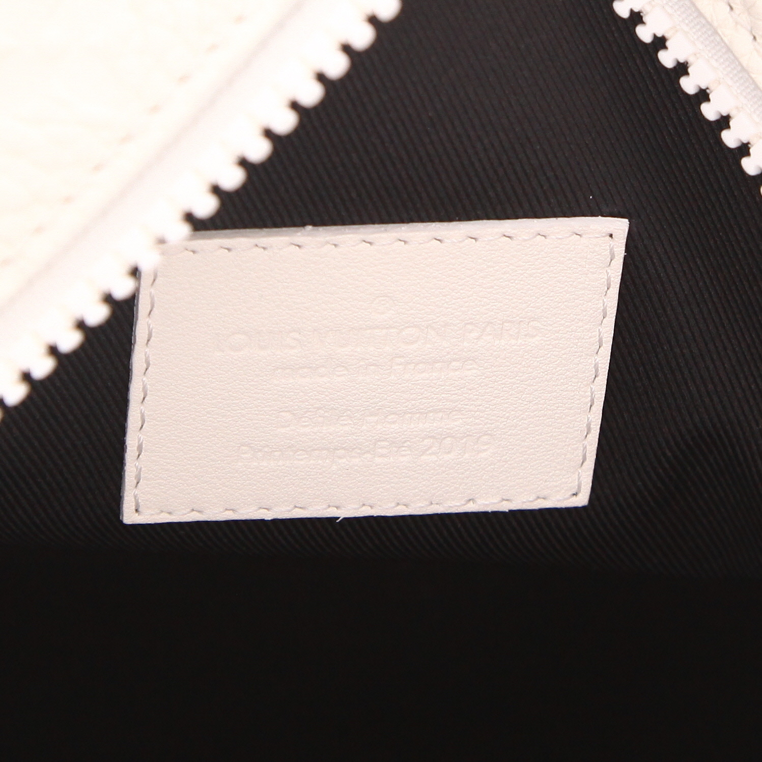 Louis Vuitton Soft Trunk trunk in off-white empreinte monogram leather - Detail D2