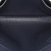 Bolsito de mano Hermès Sac à dépêches pochette en cuero togo azul oscuro - Detail D2 thumbnail