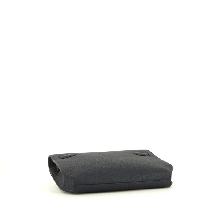 Bolsito de mano Hermès Sac à dépêches pochette en cuero togo azul oscuro - Detail D4