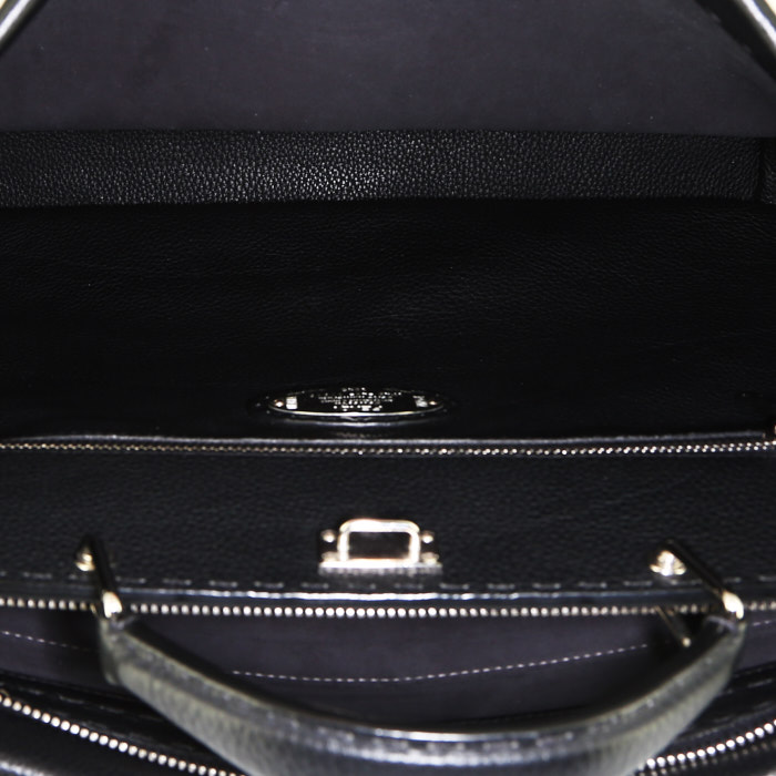 Sac à main Fendi  Peekaboo grand modèle  en cuir noir - Detail D3