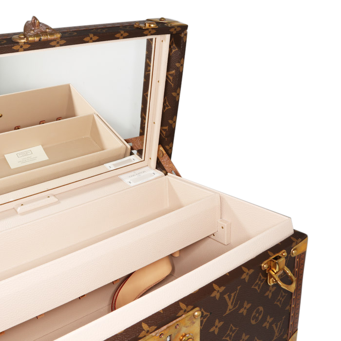 Louis Vuitton Boîte à Pharmacie vanity case in brown monogram canvas and lozine (vulcanised fibre) - Detail D4