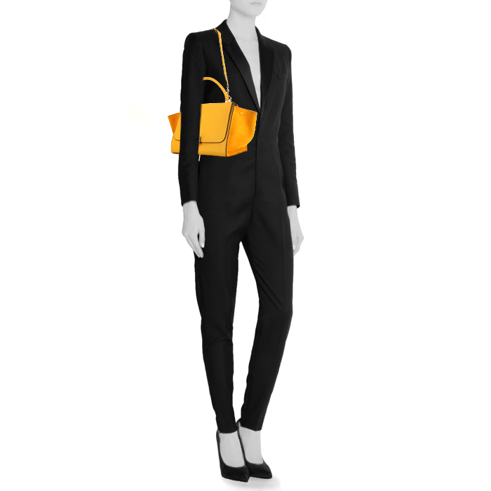 Celine Trapeze medium model handbag in leather and yellow suede - Detail D2