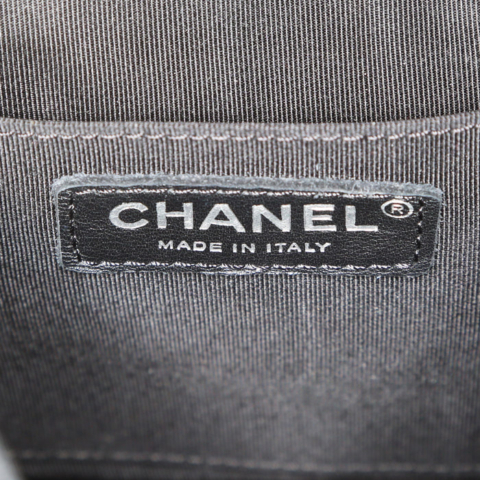 Mochila Chanel en cuero acolchado con motivos de espigas negro - Detail D4