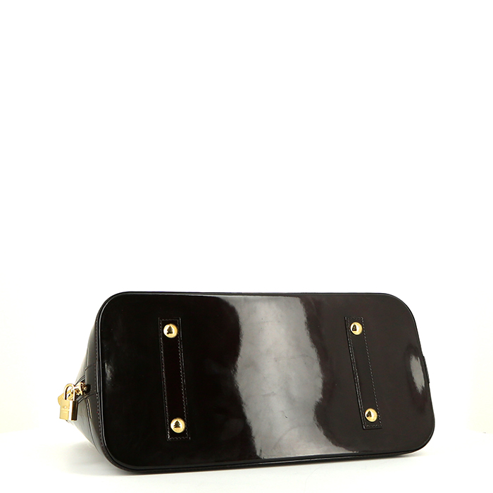 Sac à main Louis Vuitton Alma grand modèle en cuir verni monogram noir - Detail D4