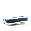 Bolso de mano Chanel Timeless en denim azul y cuero de obeja volteado blanco - Detail D5 thumbnail