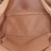 Bolso de mano Louis Vuitton Lockme en cuero granulado beige - Detail D2 thumbnail