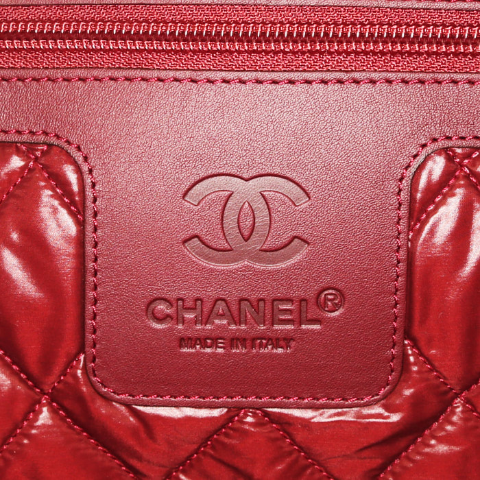 Chanel Coco Cocoon handbag in navy blue canvas - Detail D3