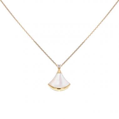Collier Bulgari Diva's Dream en or rose,  nacre et diamant