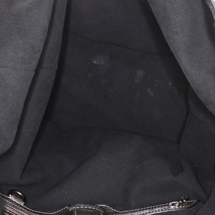Louis Vuitton L handbag in anthracite grey mahina leather - Detail D2