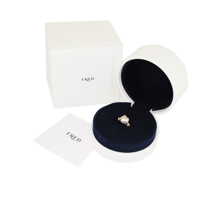 Fred Baie des Anges ring in yellow gold,  cultured pearl and diamonds - Detail D2