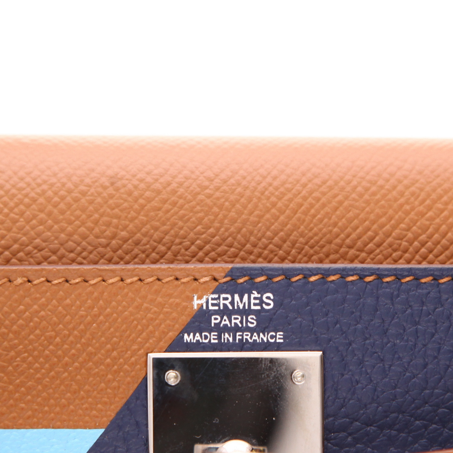 Bolso de mano Hermès  Kelly 28 cm en cuero epsom color oro y azul oscuro y cuero Mysore azul claro - Detail D2