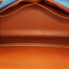 Bolso de mano Hermès  Kelly 28 cm en cuero epsom color oro y azul oscuro y cuero Mysore azul claro - Detail D3 thumbnail