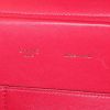 Bolso de mano Celine Trapeze modelo mediano en piel de pitón color frambuesa - Detail D4 thumbnail