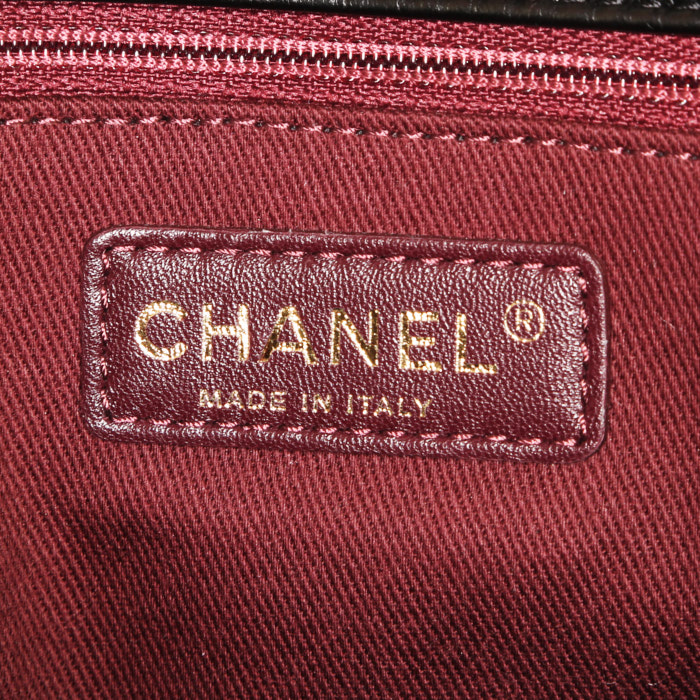 Bolso de mano Chanel Timeless en cuero acolchado negro y piel de pitón negra - Detail D4