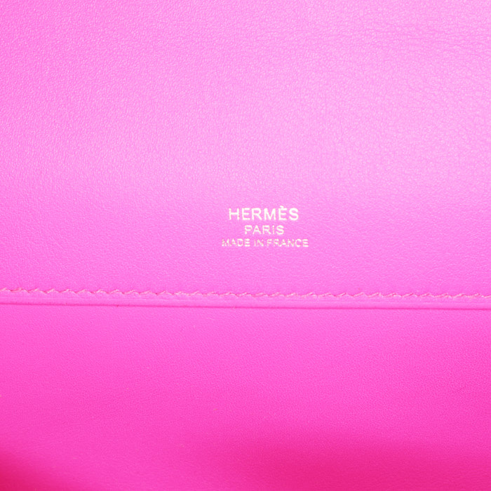 Hermès Kelly Cut pouch in Magnolia pink Swift leather - Detail D3