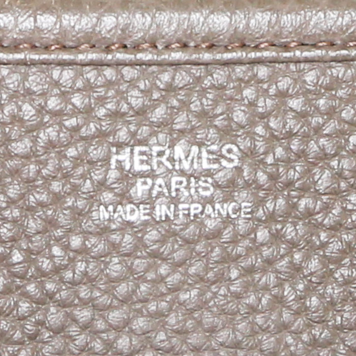 Hermes Evelyne small model shoulder bag in grey togo leather - Detail D3