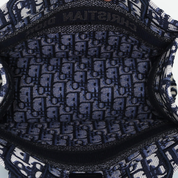 Sac cabas Dior Book Tote petit modèle en toile monogram bleue et beige - Detail D2