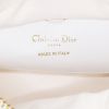 Bolso de mano Dior Hobo modelo pequeño en cuero acolchado blanco - Detail D4 thumbnail