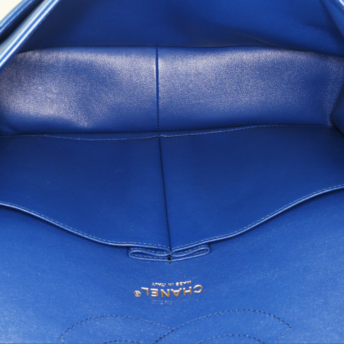 Borsa a tracolla Chanel  Timeless Jumbo in pelle trapuntata blu - Detail D3