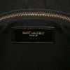 Bolso de mano Saint Laurent  Sac de jour modelo grande  en cuero granulado negro - Detail D3 thumbnail