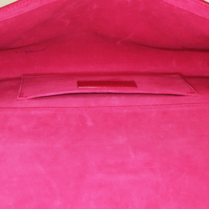 Yves Saint Laurent Chyc pouch in fuchsia leather - Detail D2