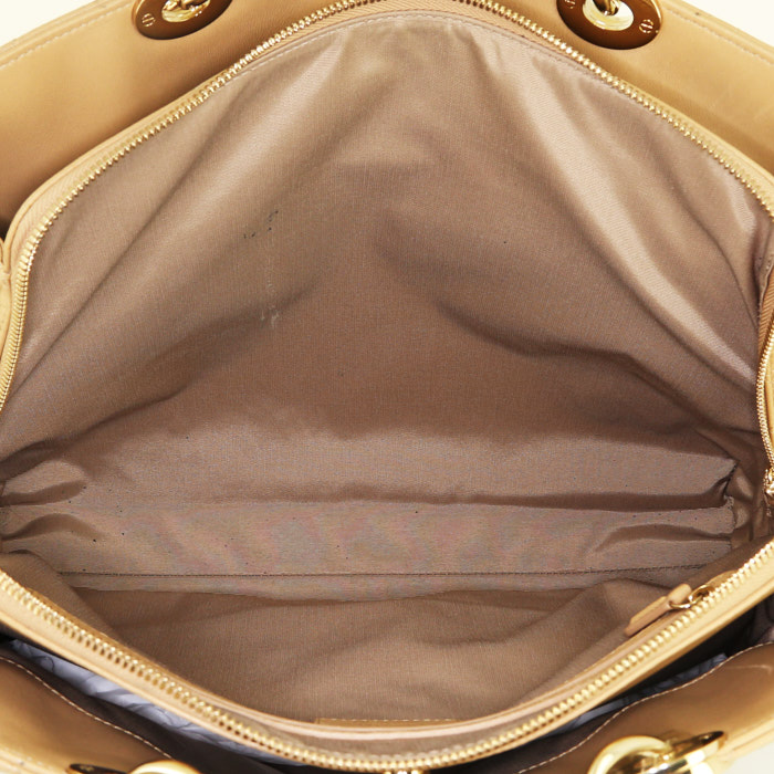 Bolso Cabás Dior Soft en cuero acolchado beige - Detail D2