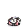 Borsa a tracolla Chanel in tela trapuntata nera rosa e blu a fiori - Detail D4 thumbnail