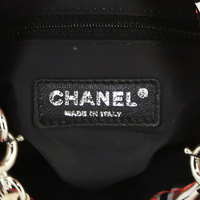 Borsa a tracolla Chanel in tela siglata rosa bianca e nera - Detail D3