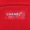 Sac à main Chanel Gabrielle  moyen modèle en cuir matelassé beige et cuir lisse noir - Detail D4 thumbnail