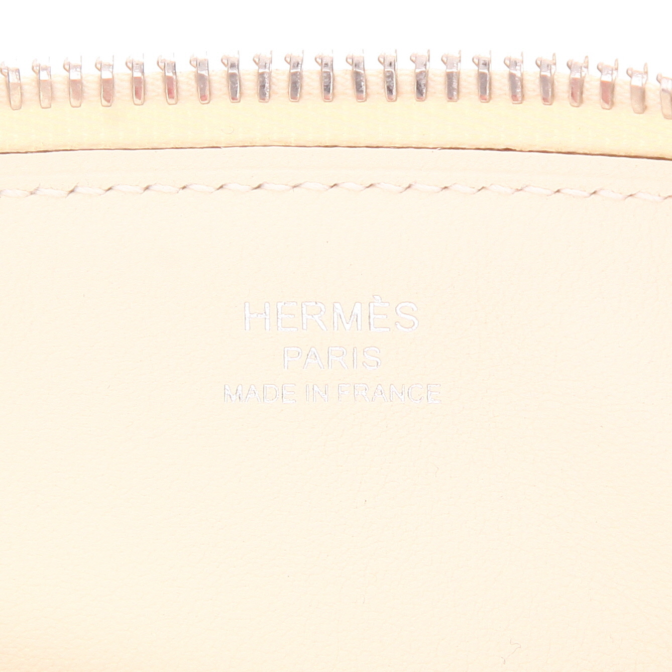 Pochette Hermès In&Out en cuir Swift blanc nata - Detail D2