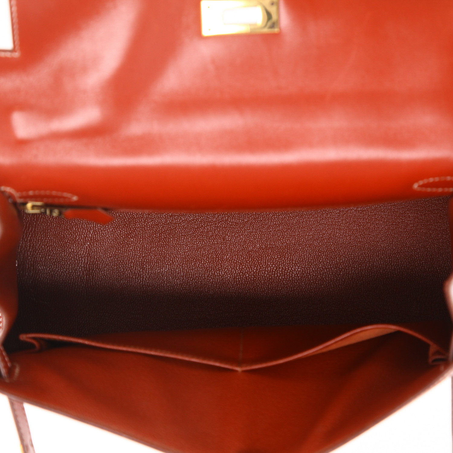 Hermès  Kelly 28 cm handbag  in brick red box leather - Detail D3
