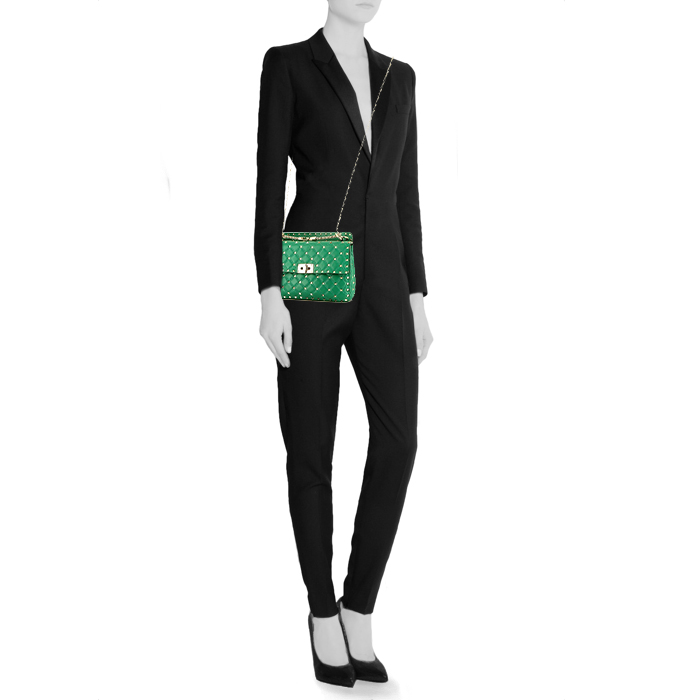 Valentino Garavani Rockstud Spike shoulder bag in green leather - Detail D2
