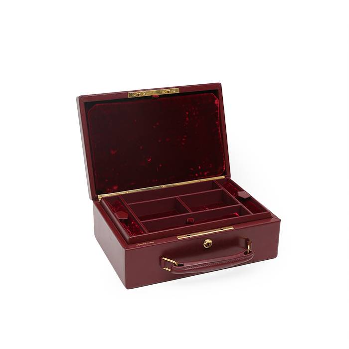 Hermès, rare coffret à bijoux, en cuir box bordeaux, intérieur avec compartiment garni de velours bordeaux, signé, vers 1960/70 - 00pp