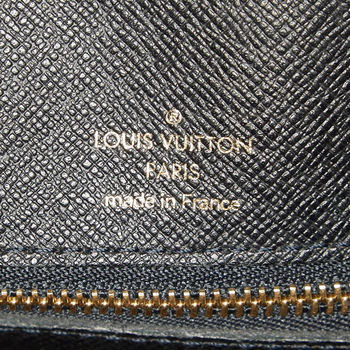 Porte-documents Louis Vuitton Porte documents Voyage en cuir épi noir - Detail D5
