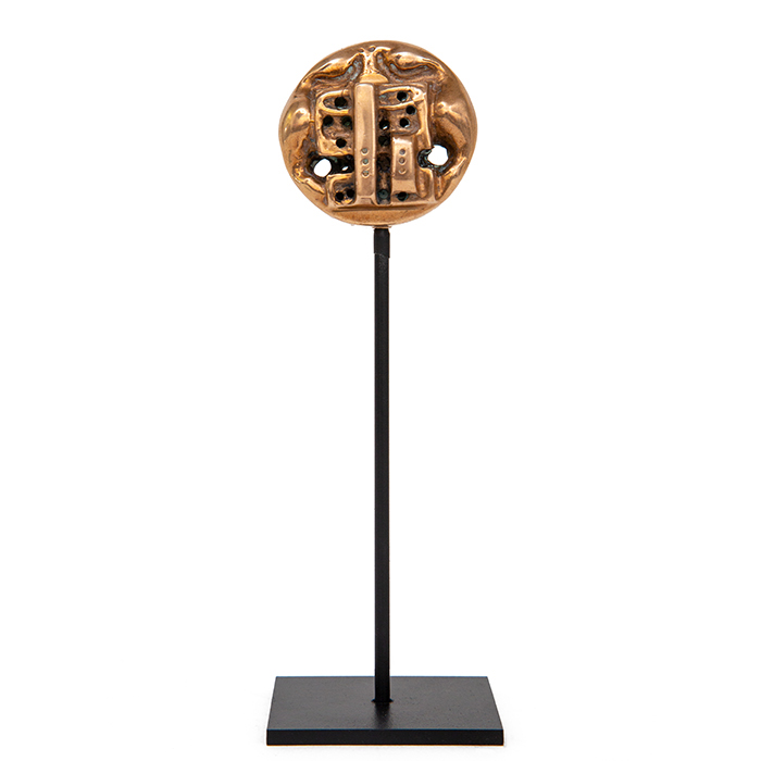 Étienne-Martin, "Petite Demeure", pendentif-sculpture, en bronze doré, édition Artcurial, signé, estampillé et numéroté, avec son certificat et son écrin d'origine, des années 1970 - Detail D1