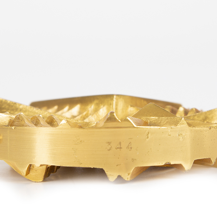 Arnaldo Pomodoro, "Disco per Tecno" multiple sculpture, in gilded bronze, Stefano Johnson edition, signed, stamped and numbered, of 1983/1984 - Detail D3