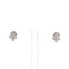 Paire de puces d'oreilles Chaumet Lien en or blanc et diamants - 360 thumbnail