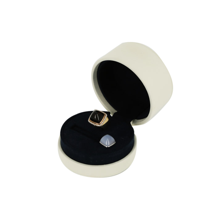 Anello Fred Pain de Sucre modello grande in oro giallo,  calcedonio e quarzo fumé e diamanti - Detail D3