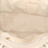 Shopping bag Louis Vuitton in tessuto monogrammato bicolore bianco e beige - Detail D2 thumbnail