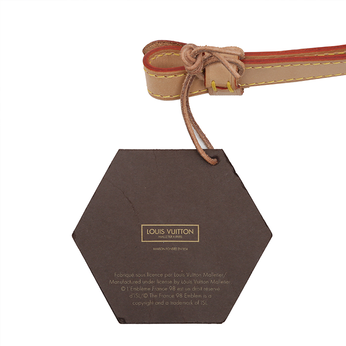 Louis Vuitton, "World Cup 98" football ball, in brown monogram canvas and natural leather, sport accessory, limited edition, signed and numbered, of 1998 - Detail D3