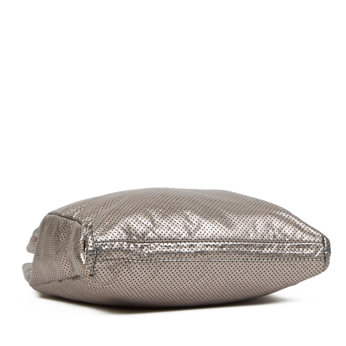 Chanel Grand Shopping shopping bag in silver leather - Detail D3