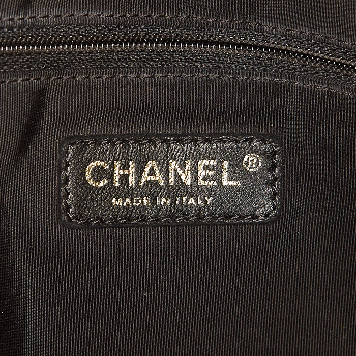 Bolso Cabás Chanel en tejido trenzado beige y cuero negro - Detail D4