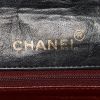 Chanel  Vintage Diana shoulder bag  in black quilted leather - Detail D5 thumbnail