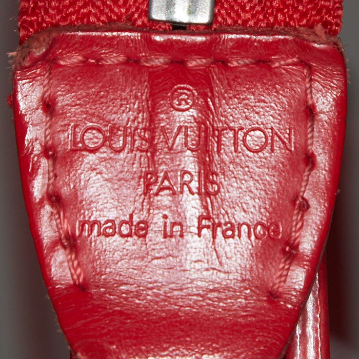 Bolso de mano Louis Vuitton Pochette accessoires en cuero Epi rojo - Detail D5