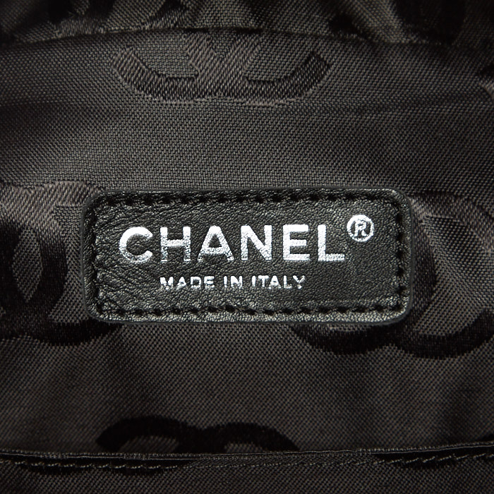 Sac cabas Chanel  Cambon en cuir matelassé rose et noir - Detail D5